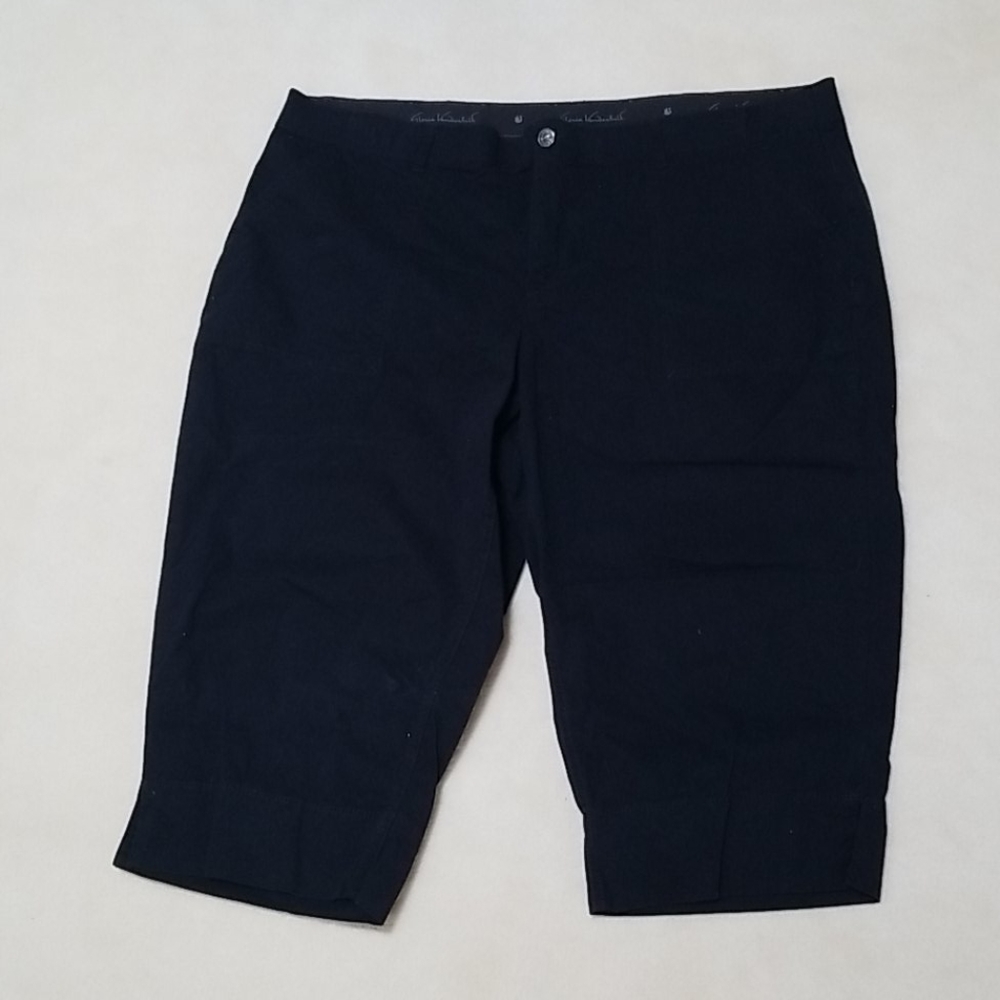 Black capris